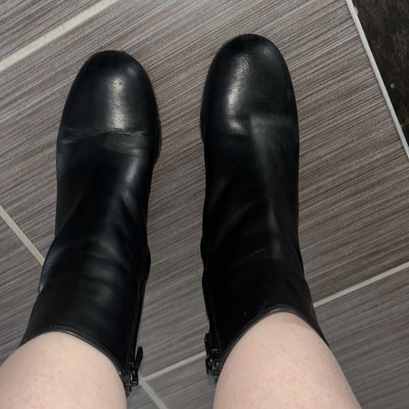VINCE Genuine Leather Black Leather Booties - Picture 4 of 6